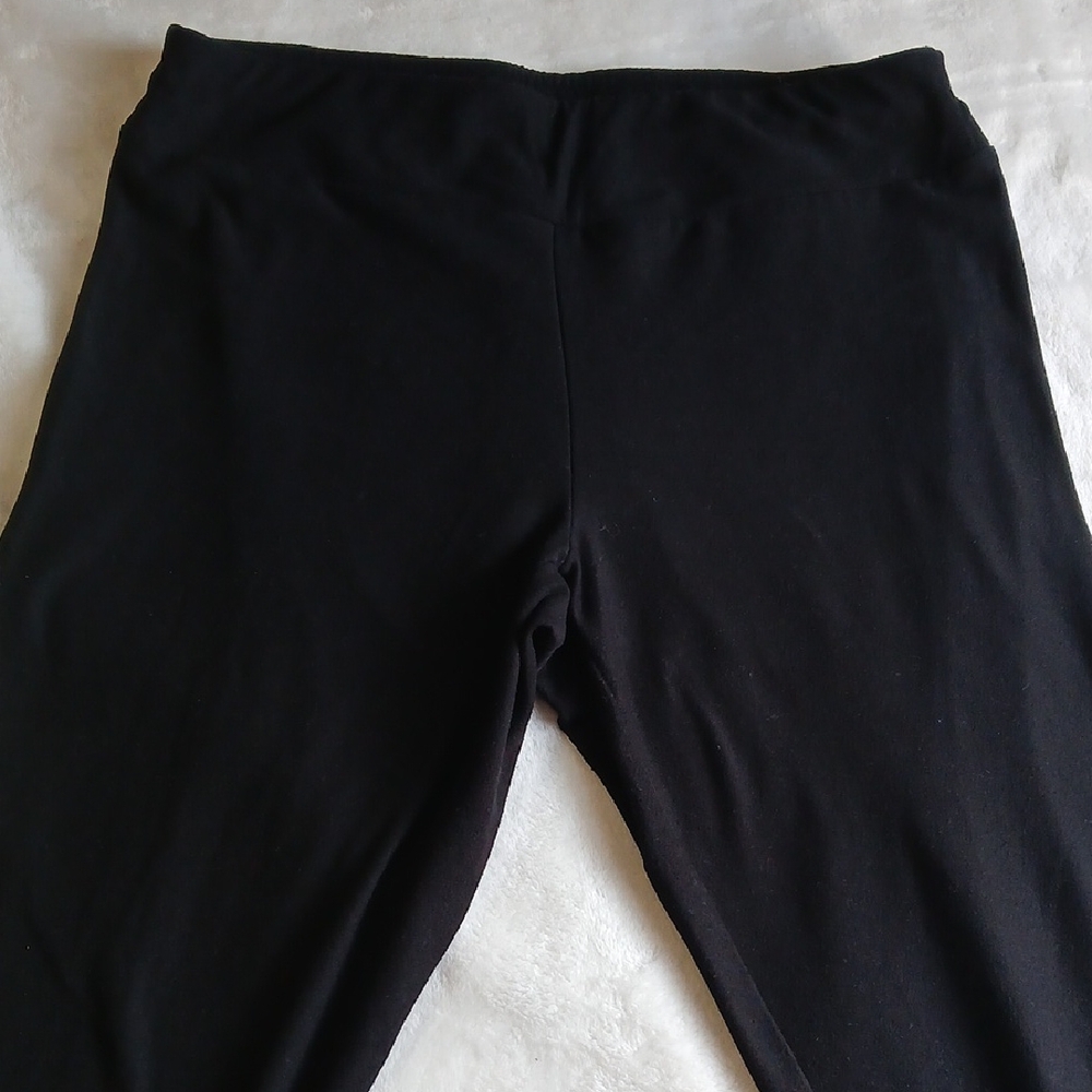 Time and Tru Black Stretch Leggings - Picture 1 of 9